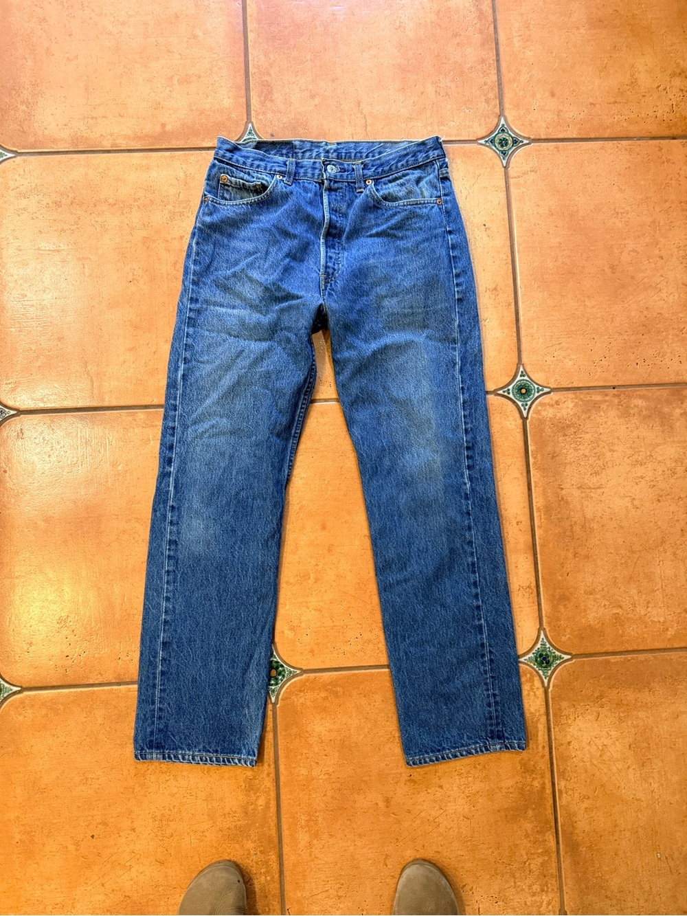 Vintage Levi's from the 90s 34x34 medium wash 501 button fly #143